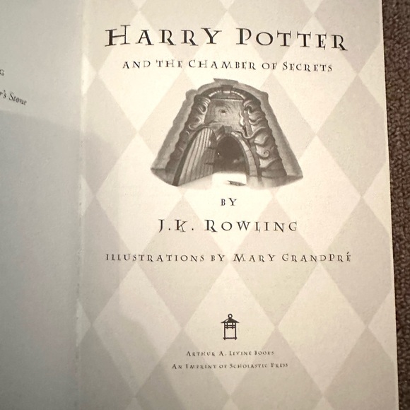 RARE First Edition Harry Potter & The Chamber Of Secrets SPELLING ERROR - Picture 2 of 10